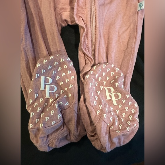 Posh Peanut Footie Ruffled Zippered One Piece Dusty Rose Size 12-18 Months - Picture 2 of 5
